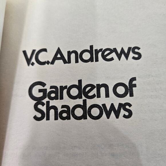 VC Andrews Dollanganger Paperback 4 Books Saga Keyhole Vintage Pocket Gothic 80s - Picture 10 of 16